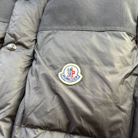 Moncler Verone Men's Reversible Short Down Jacket - Picture 2 of 13